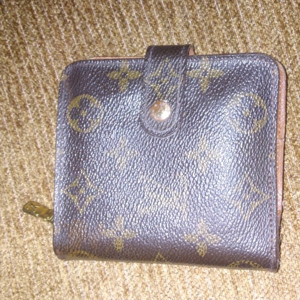 SOLD Authentic Louis Vuitton Bifold Wallet